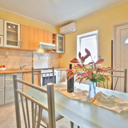 Lorena بيت ضيافة Seget (Umag)