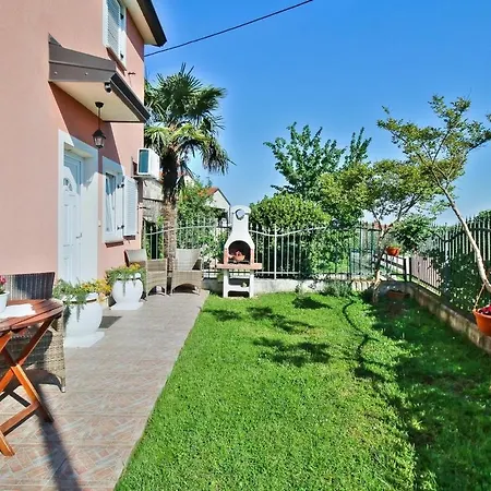 Guest house Lorena 3*